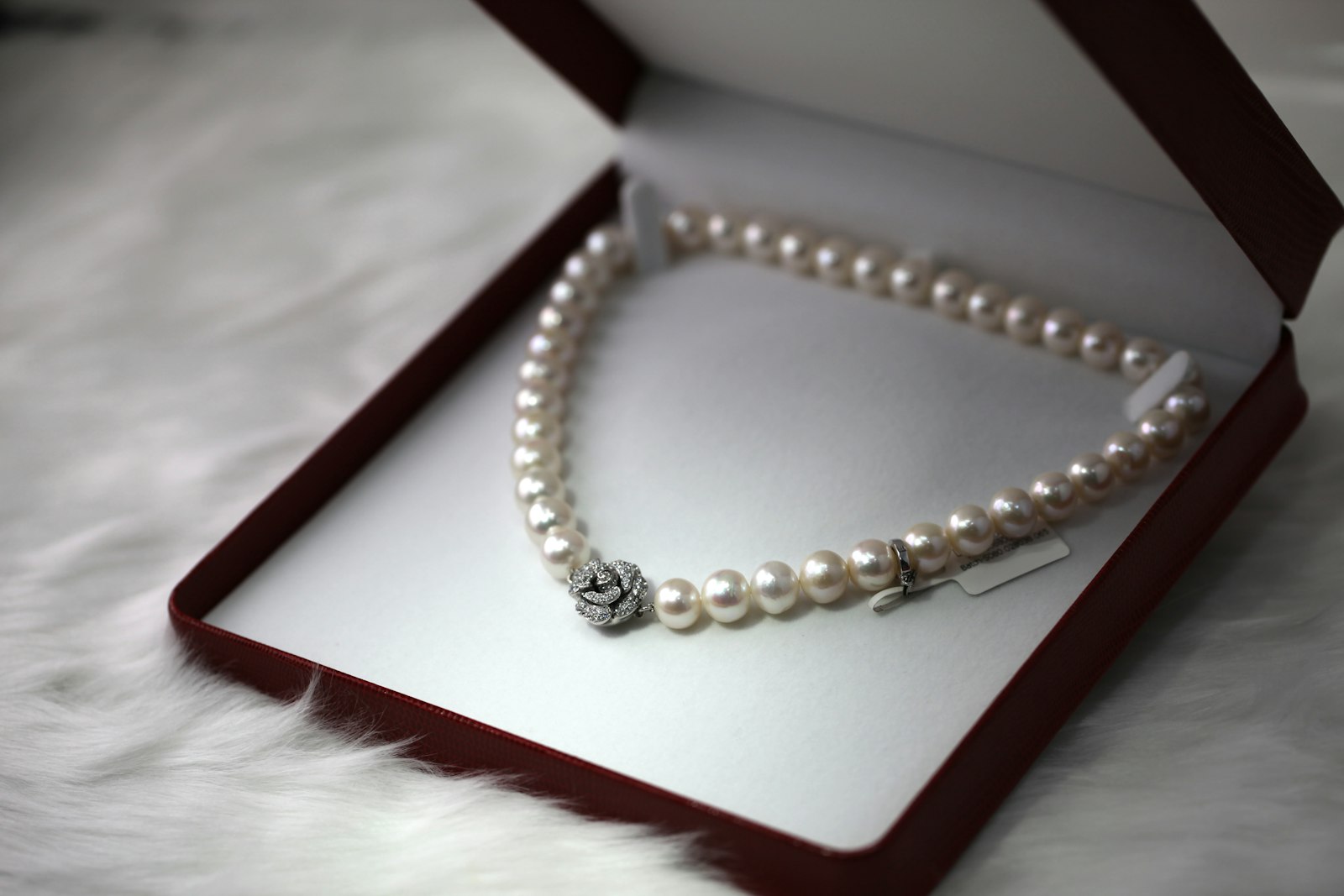 The Connoisseur's Guide to the 4Cs of Lab-Grown Diamonds